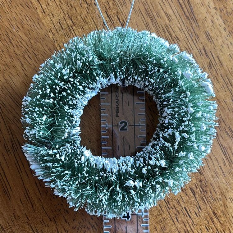 Vintage Bottle Brush 4” Wreath
