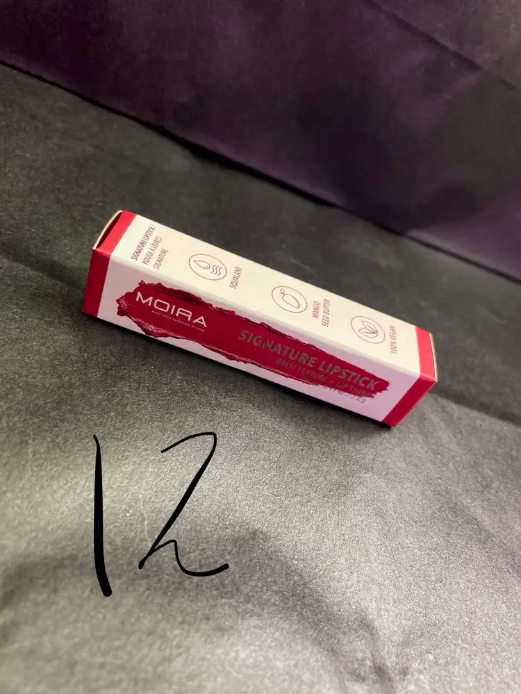 D Swatch 12 #12 Lip Balm Lipstick Moira