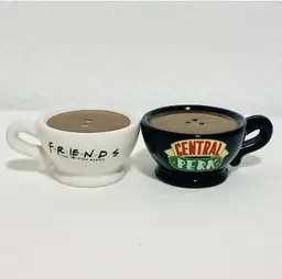 Friends TV Series Central Perk Mugs Ceramic Salt & Pepper Shakers ~New