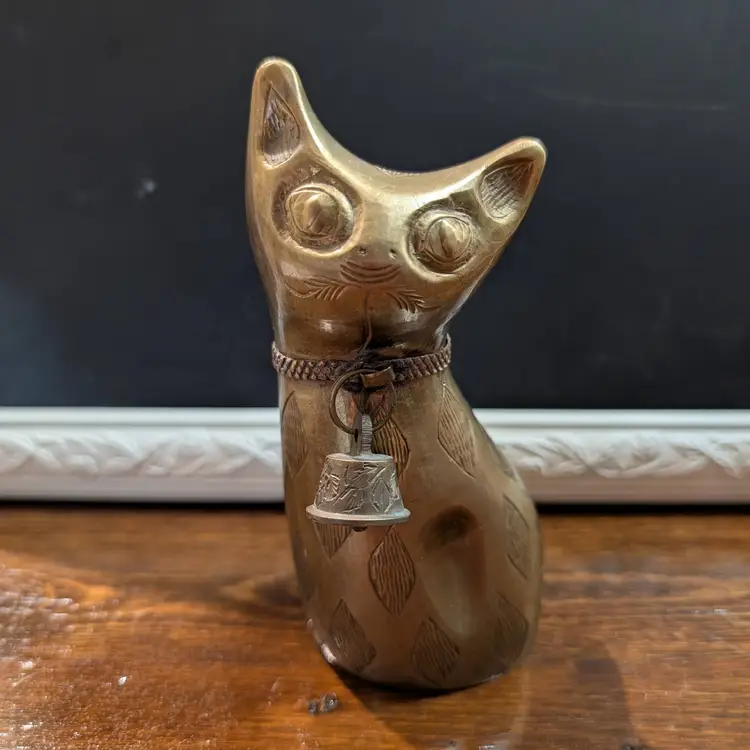 Vintage Etched Design Brass Cat With Bell Bollar Figurine