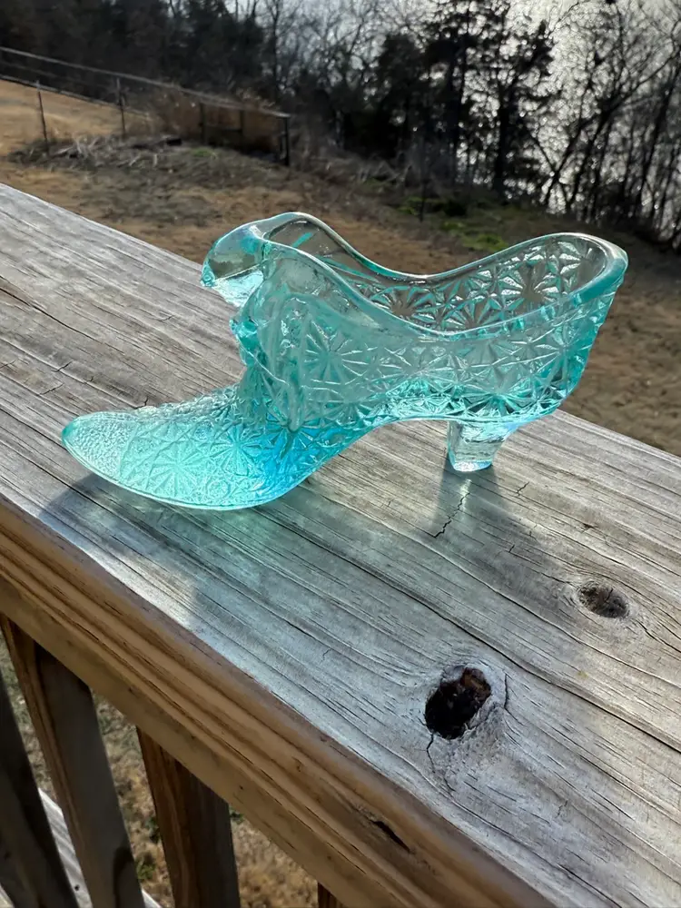 Fenton Ice Blue Daisy and Button Glass Slipper  UV Manganese Glow