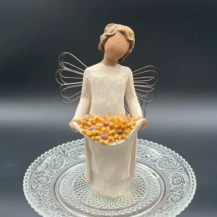 Willow Tree Angel NEW IN BOX 5.5x3.5”