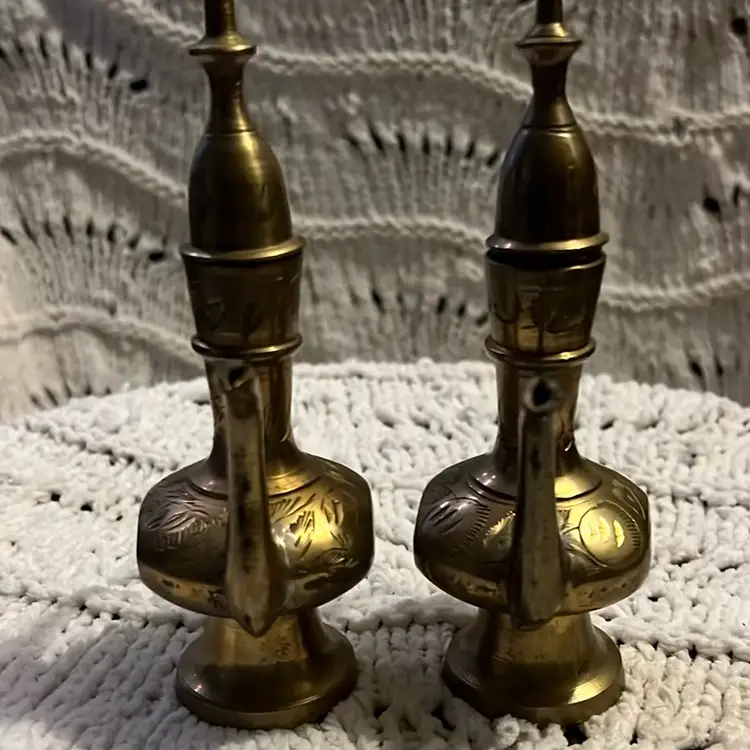 Vintage Etched Brass Kumgan Pitcher Vase Embossed Lidded Made in India, Solid Brass Engraved Brass Bohemian Decor, Retro Ewer Brass