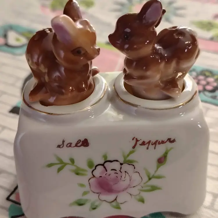 Vintage Deer Nodder Salt and Pepper Shaker Set | Cute Tiny Rocking Deer Shakers in a Floral Caddy | 1950s Made in Japan