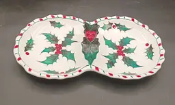 VTG LEFTON White Christmas 2 Compartment. Dish HOLLY BERRIES CANDY CANE 031