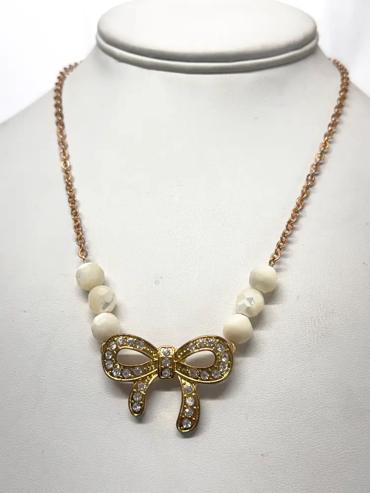 Vintage rhinestone bow white semi precious bead necklace