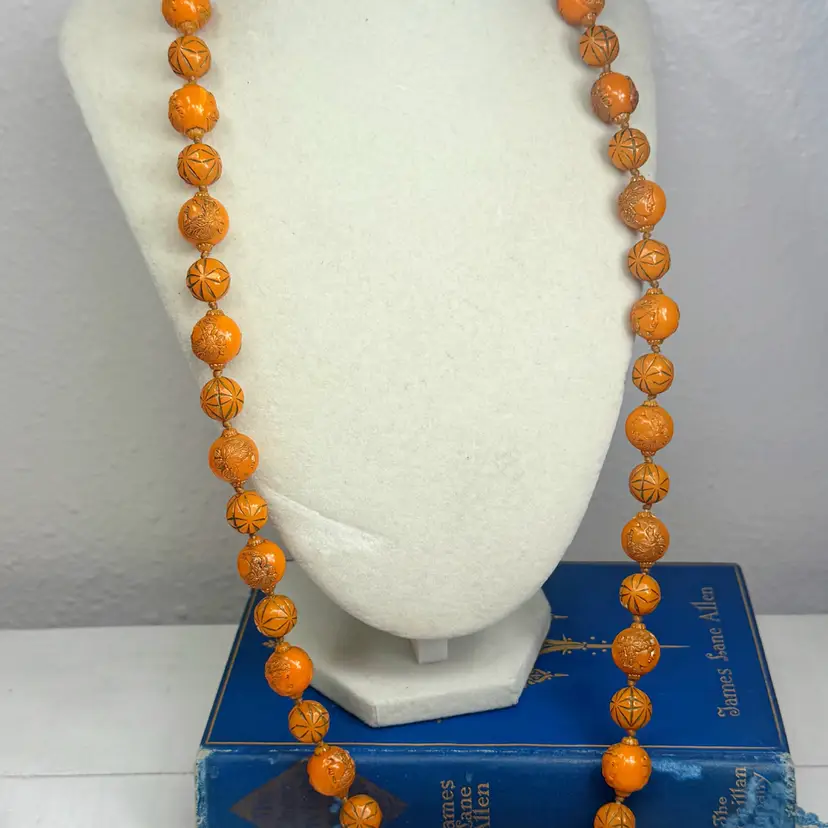 Vintage Plastic Cameo Necklace 28”