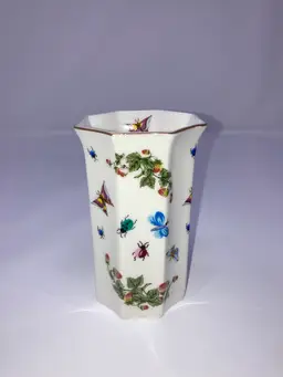 Vintage Ardalt Bone China Vase With Butterflies And Strawberries! Made In Korea! 4 1/3” Tall 3” Wide
