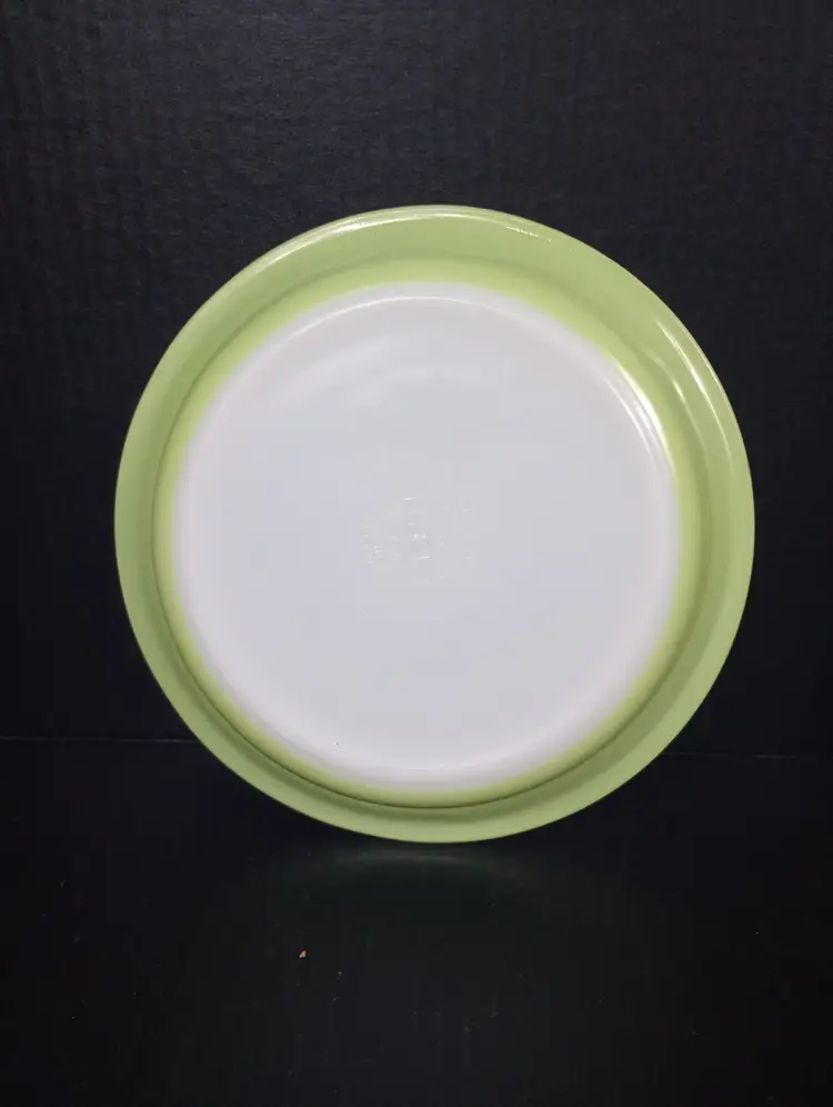 Vintage Mid Century 1950s 9 inch 909 Lime Green with Milk Glass PYREX Pie Plate
