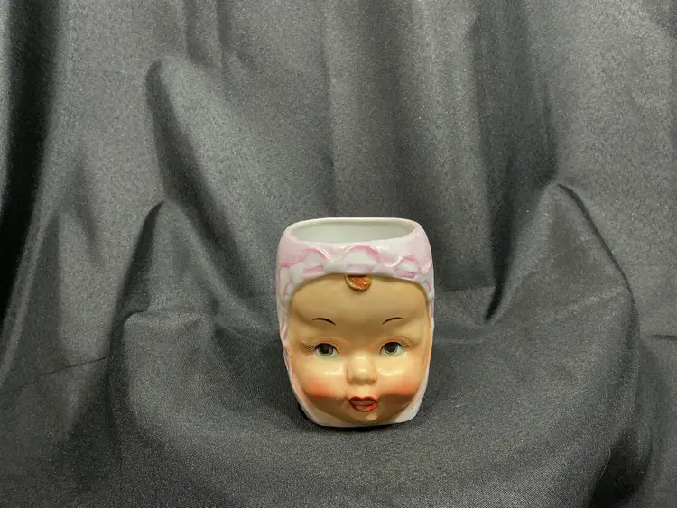 #5 Shafford Baby Head Planter