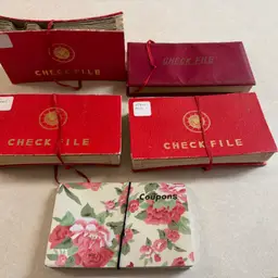 Vintage Ephemera Holder