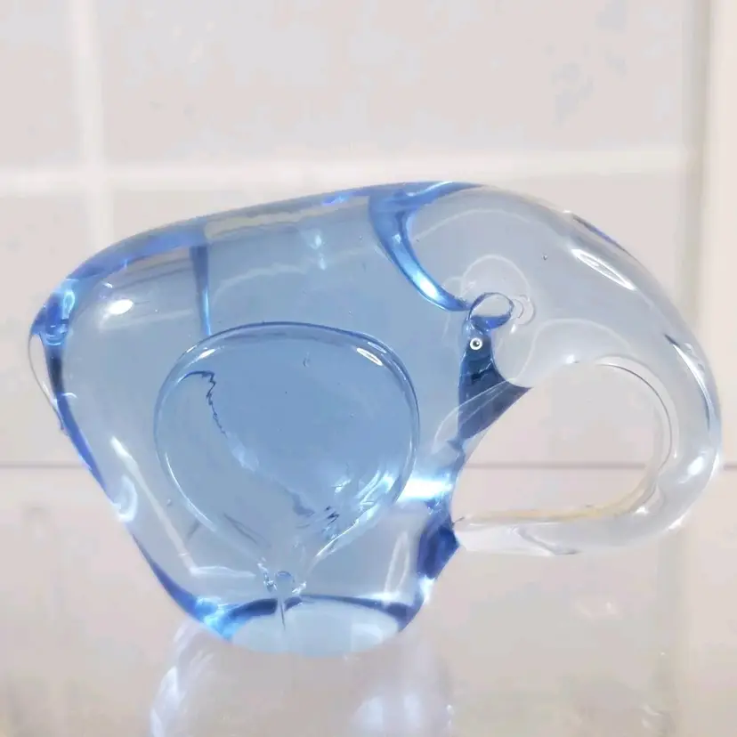 Vintage Hand Blown Art Glass Elephant Figurine Blue