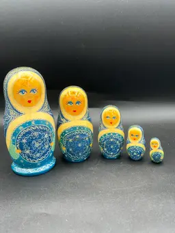 032. Set Of Five Russian Dolls Blue Signed 1990