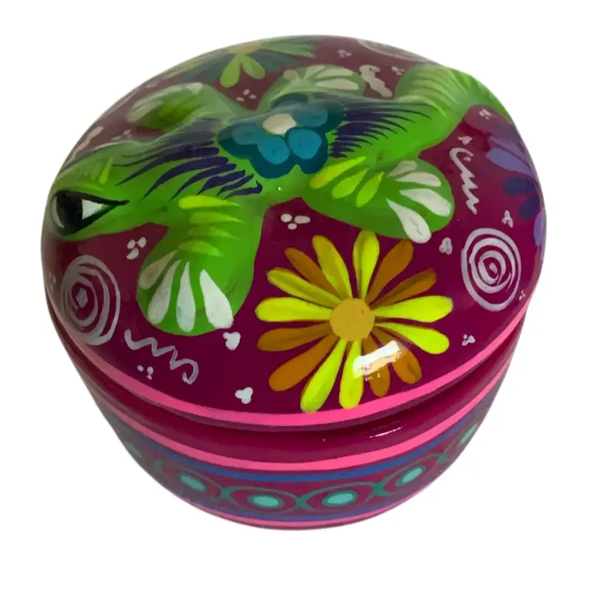 5716. Fuschia And Pink Colorful Witchy Woman Vibes Super Glowy Ceramic Lizard 🦎 On A Stary Night Design Jewelry Box Mexican Folk Art Talavera 4” By 2.75”