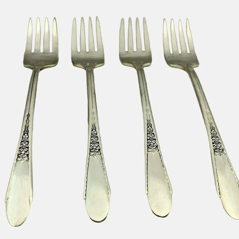 International Silver Wm Rogers & Son Gardenia 4 Dessert Forks 6.5"