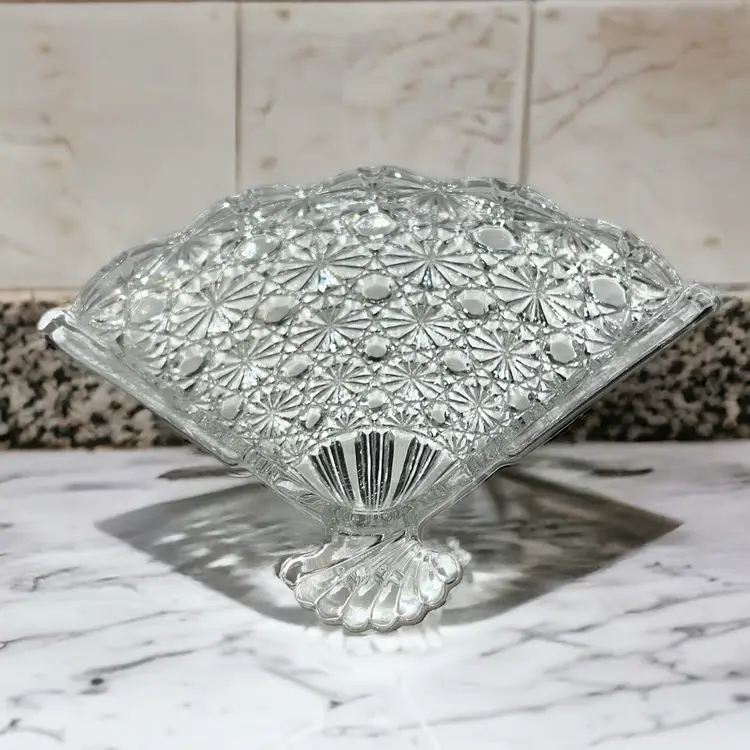 Vintage Avon Clear Cut Glass Fan Pattern Vanity Trinket Soap Dish Holder 1974