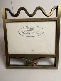 Vintage Ashleigh Manor 5 By 3 1/2 Frame
