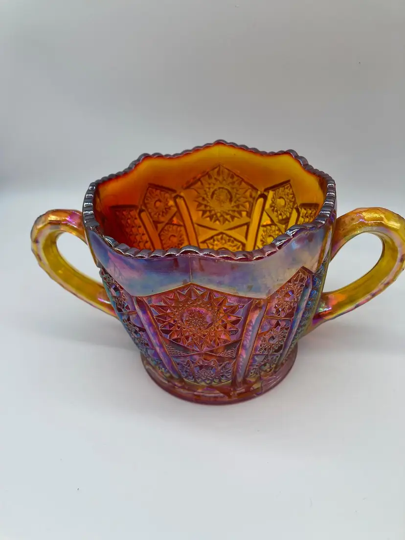 Vtg Imperial Heirloom Starburst Double Handled Sugar Bowl Scalloped Beaded Rim
Glows!