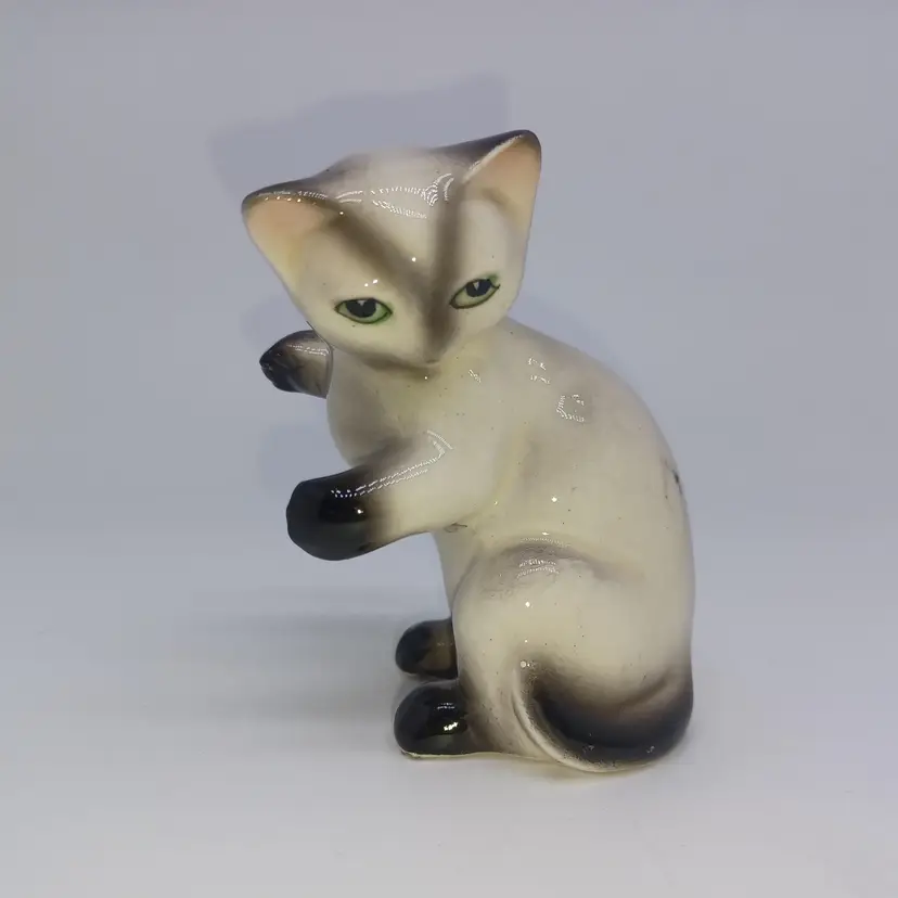 Vintage Green Eyed Siamese Cat Figurine Japan 3 1/2 in