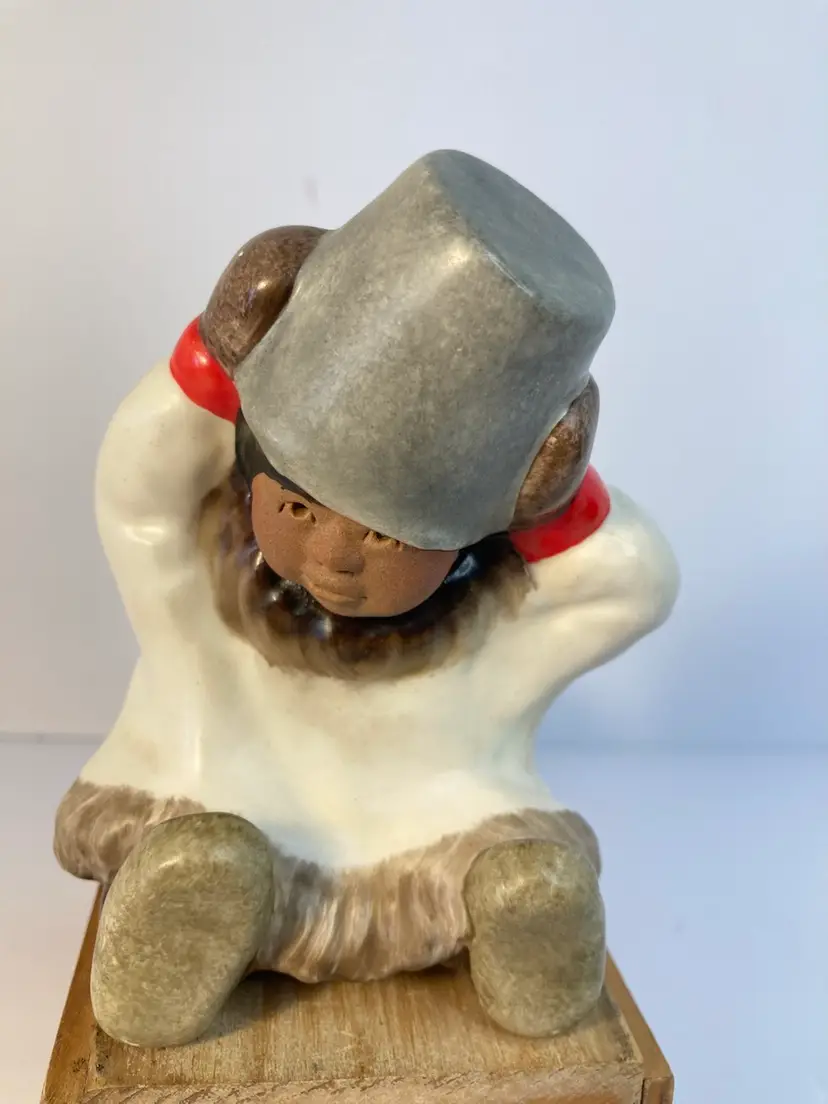 C Alan Johnson Figurine Alaska Eskimo Inuit Ahtoon Boy Bucket 1962 Signed Z543