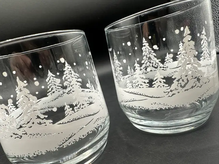Vintage Libbey Snowy Pine Tree Rocks Glasses, Set Of 2,