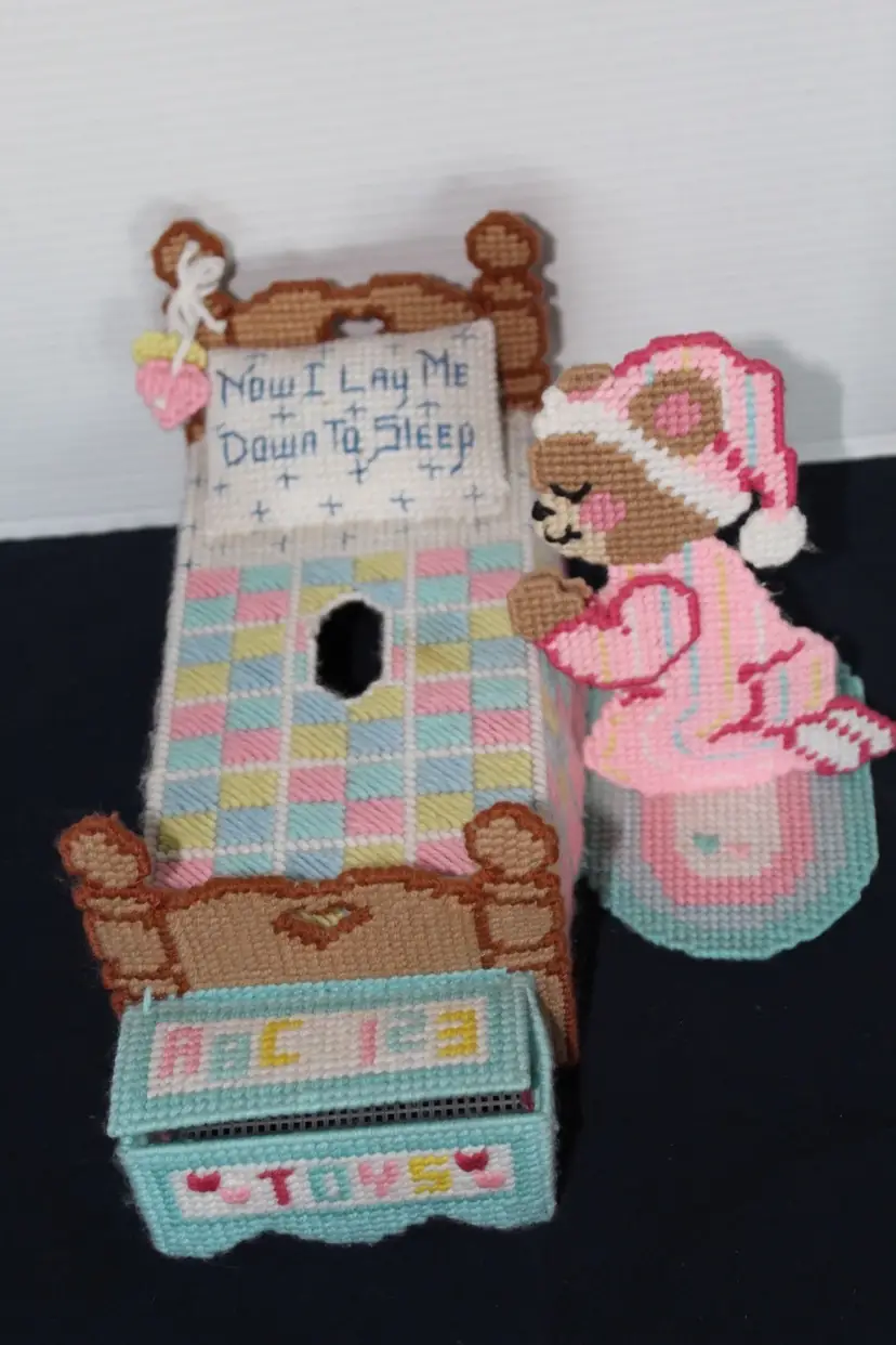 Vintage Plastic Canvas Childrens Nursery Praying Teddy Bear Tissue Holder Cover
