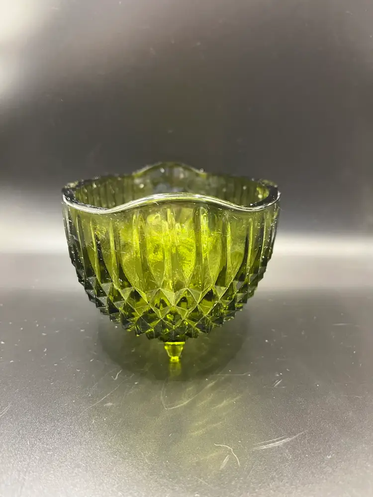 Vintage Indiana Glass Diamond Point Dish With Little Feet