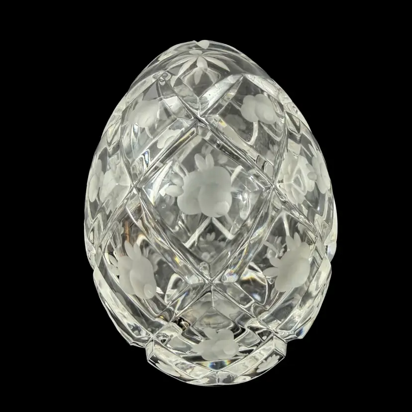 Fabergé Etched Crystal Egg Paperweight Floral Rose Trellis Pattern Signed Faberge #1718
2.5” x 1.5” W
