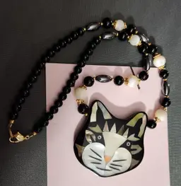 Lee Sands MOP inlay cat necklace
