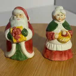 Vintage Avon  Santa and Mrs Clause Salt and Pepper Shakers, Ceramic Christmas