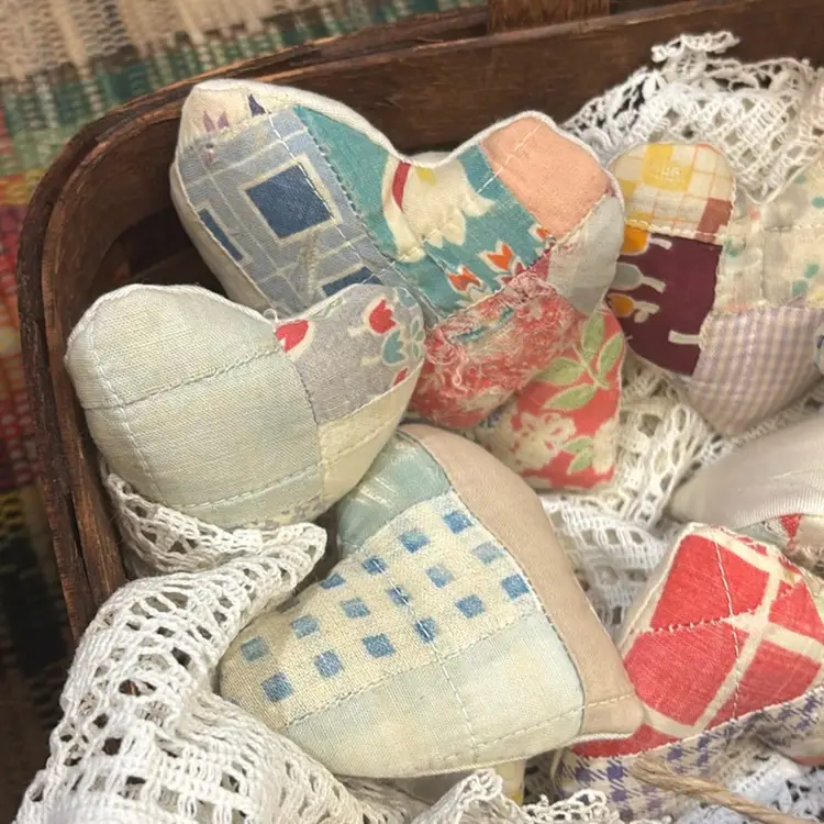Oak Basket With Quilt Hearts