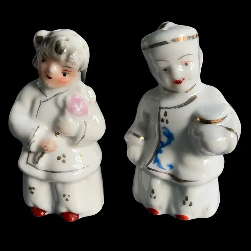 Vintage Ceramic Boy & Girl Salt Pepper Shakers Ceramic Japan Boy / Girl Salt Pepper Shakers **Minor Paint Loss**