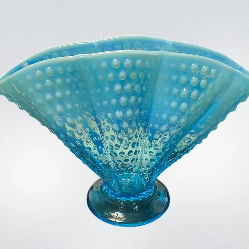 Fenton Opalescent Blue Hobnail Large Ruffled Fan Vase 8” Tall X 11” Wide 1950-70 Fenton Glass