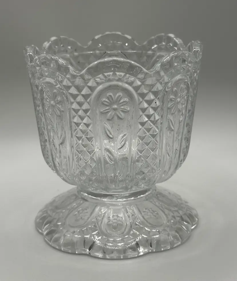 Avon Clear Daisy Vase / Candle Votive