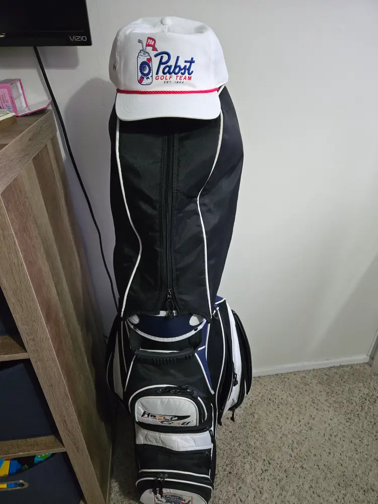 Pabst razor clubs and bag! Try and find these somewhere else!!! COLLECTORS!!!