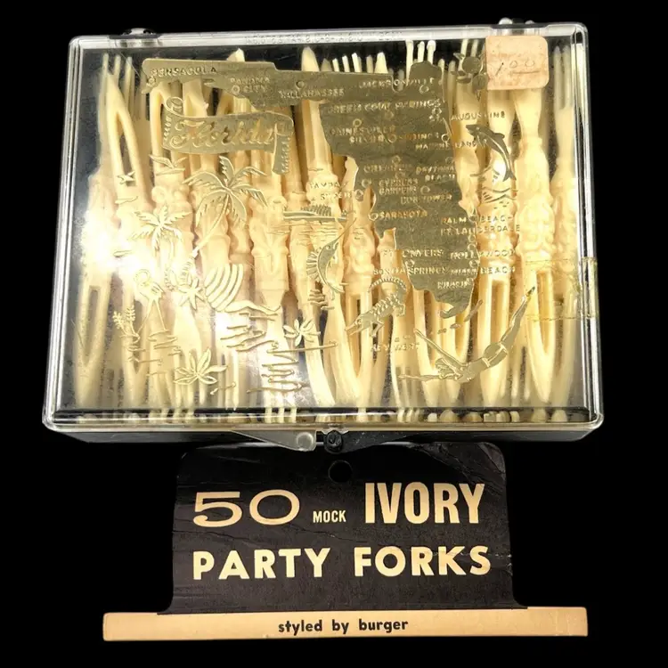Vintage 52 “Mock Ivory” (Plastic) Party Forks In Souvenir Florida Case. Gold-Colored Florida Map & Icons On Lid. Great For Those Tiki Cocktail Beach Parties To Serve Up Hors D'oeuvres.
