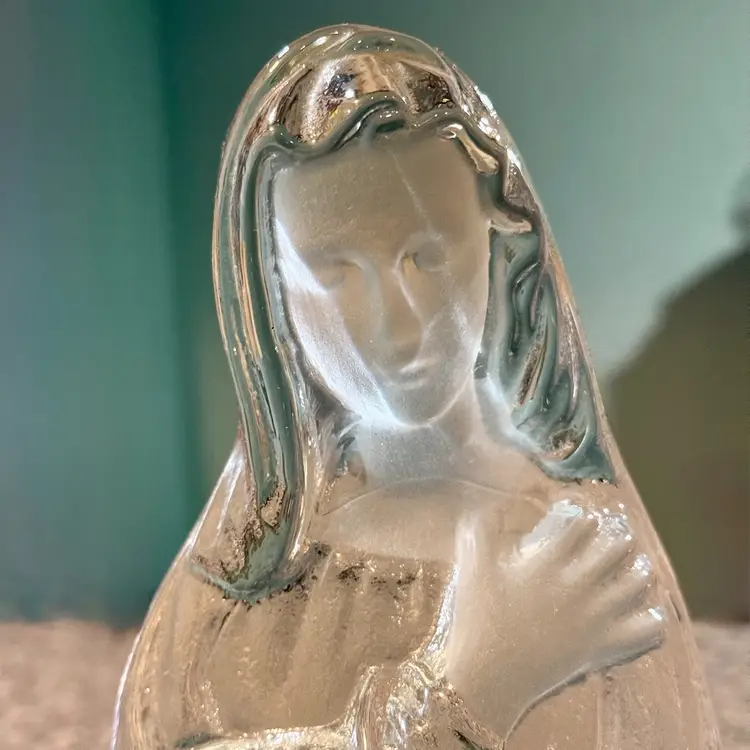 Vintage Signed Viking Ice Crystal Satin Madonna Virgin Mary Statue **UV GLOW**