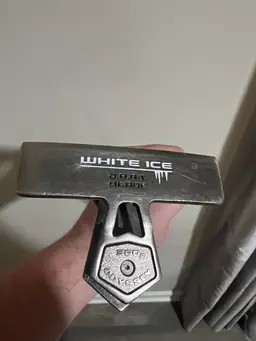 Odyssey White Ice Dart Blade Putter RH 33”