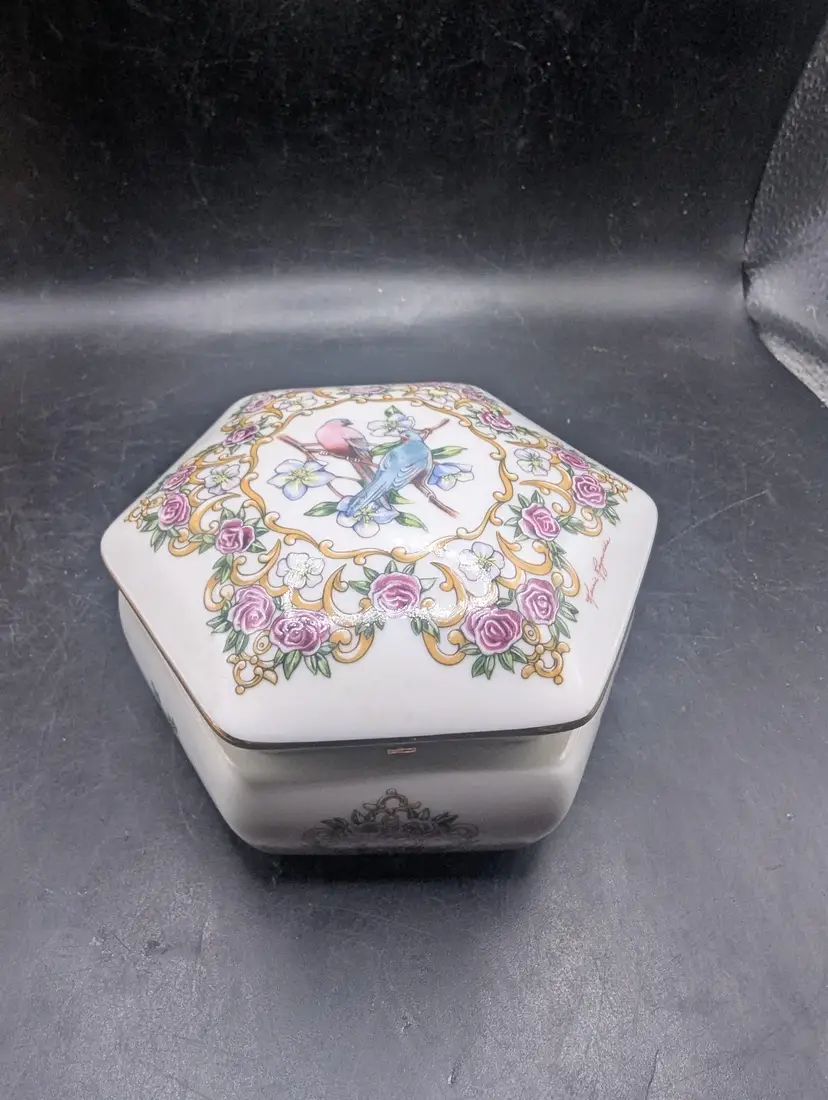 Vintage Hexagonal Porcelain Trinket Box