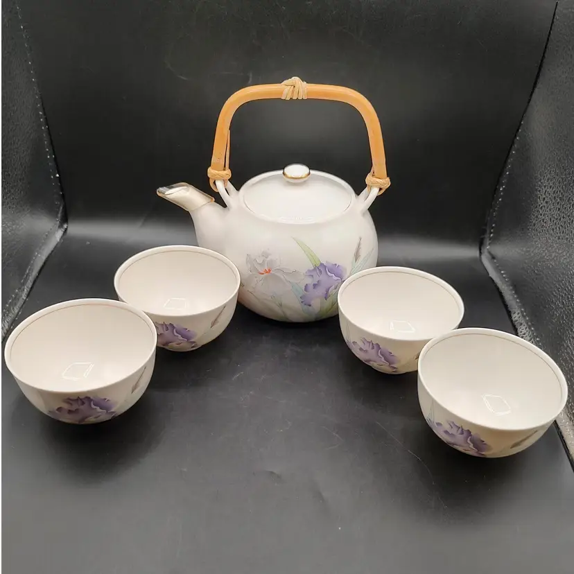 Vtg Otagiri "Iris Bouquet"Teapot With Four Matching Teacup