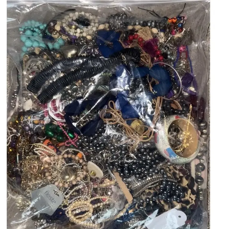 17 Lbs Jewelry Crafting, Beads, Necklaces Earrings Bracelets Wearable Tangled B1