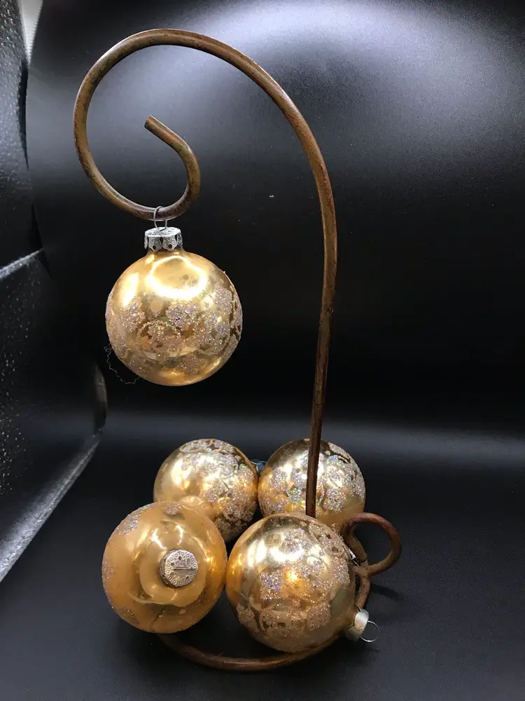 VINTAGE SS KRESGE GLASS CHRISTMAS TREE ORNAMENTS SET OF 5 made in USA 2 1/4”