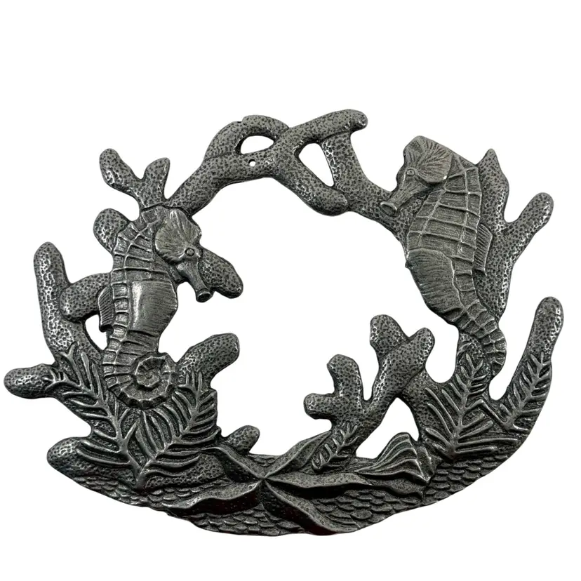 Vintage Cast Metal Seahorse Wall Plaque Coastal Nautical Sea Life Wreath Decor READ
8.5” x 6.5”