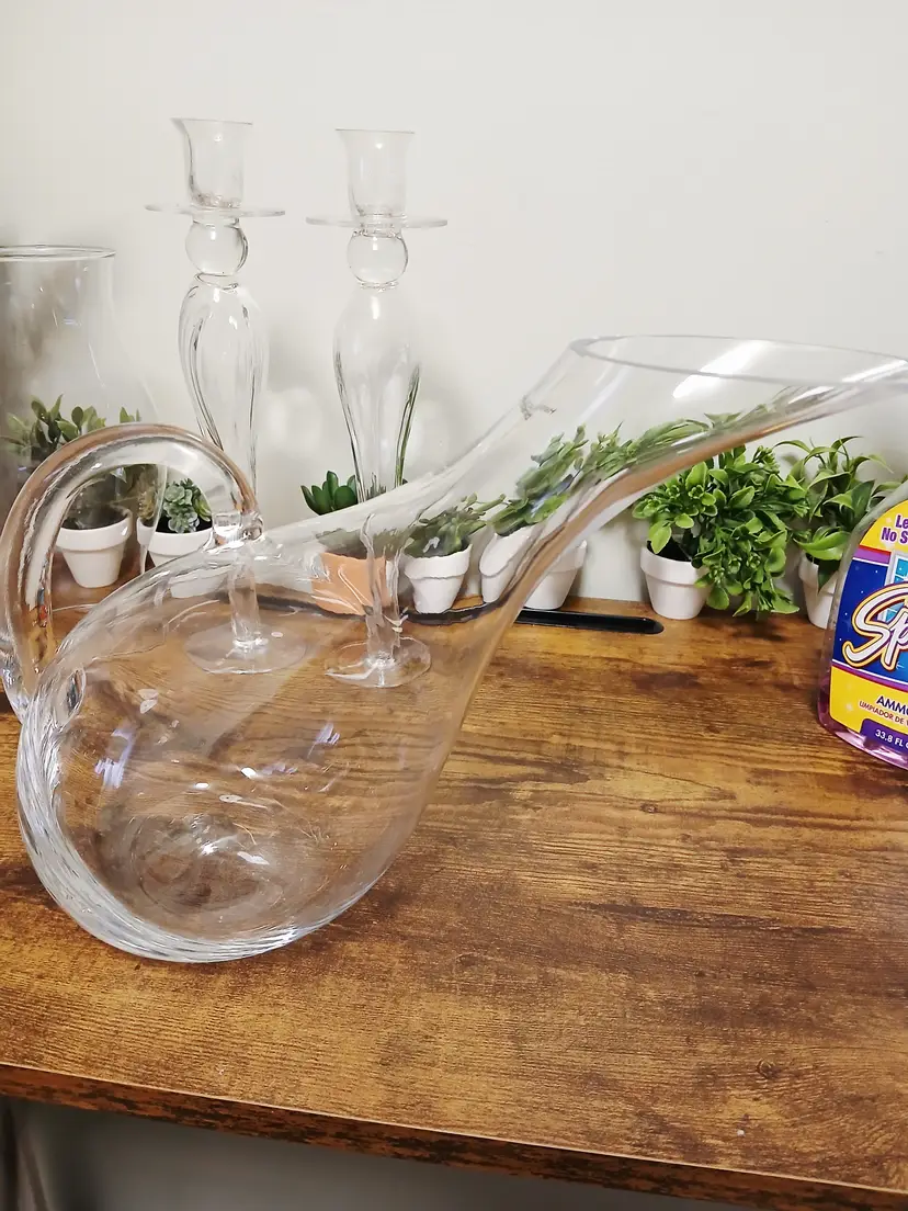 Elegant Glass Wine Decanter 050