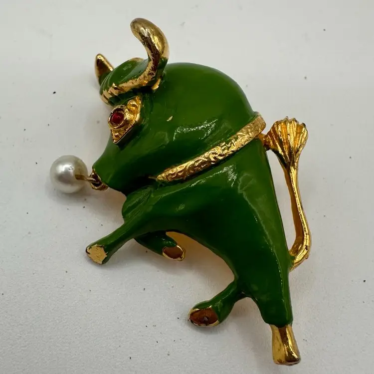 Mid Century Gold With Green Enamel Bull Brooch 