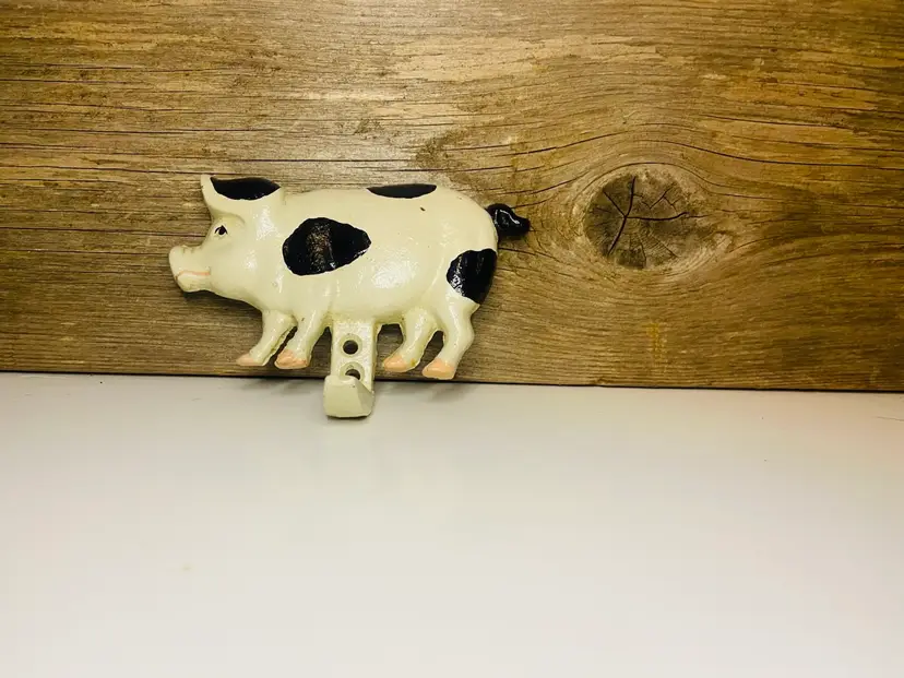 Vintage Cast Iron Pig Wall Hook Country Cottage Primitive Rustic Farmhouse