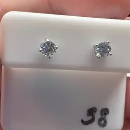 #30 Small Jewelry Item As Shown On Screen