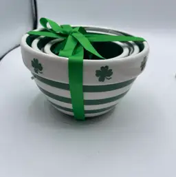 Terramoto Ceramic St Patrick’s Day Themed Shamrock Set of 3 Nesting Bowls Read