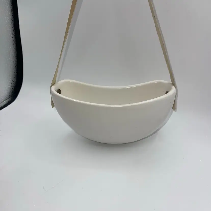 01-Wall Pocket With Leather Stap Ceramic 7” X4”