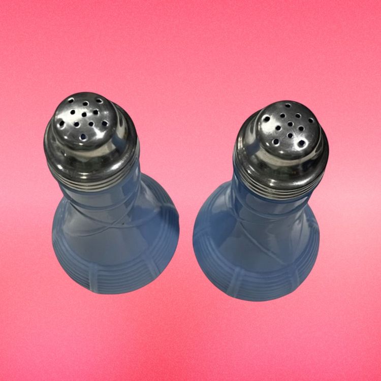 34. Vintage Delphite Blue Jeannette Glass Basketweave Salt And Pepper Shakers 6”